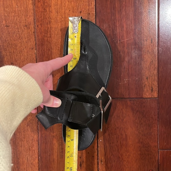 Sorel Roaming T-Strap Sandals - Picture 7 of 10